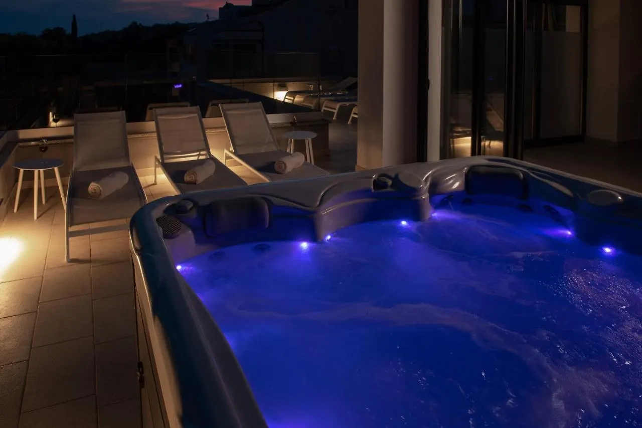 Aparthotel Punta Blu - Pool & Spa Premantura 4*,  Kroatië